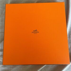 Hermes box 10.5x10.5